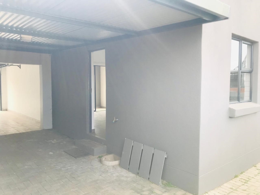 2 Bedroom Property for Sale in Aberdeen Eastern Cape